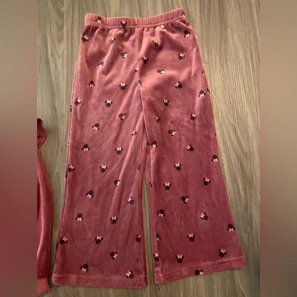 Disney Minnie Mouse Burgundy Matching ruffle sweater wideleg Set Plush Velour 5T - Picture 4 of 8